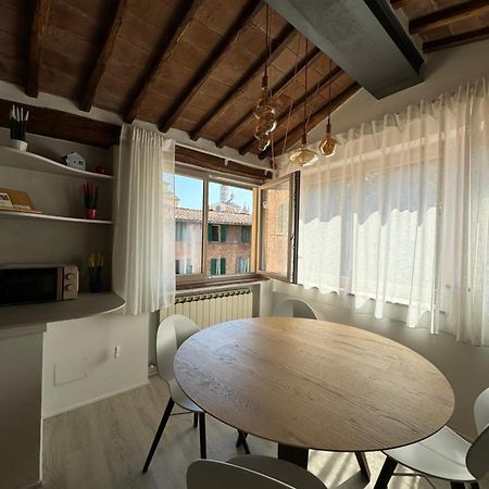 Teresa 91, appartamento incantevole con camino Siena Esterno foto