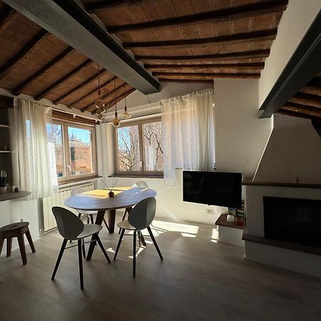 Teresa 91, appartamento incantevole con camino Siena Esterno foto