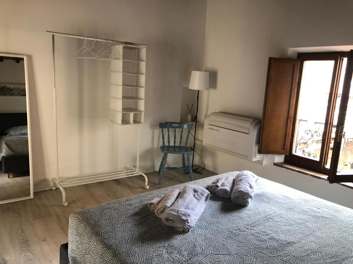 Teresa 91, appartamento incantevole con camino Siena Esterno foto