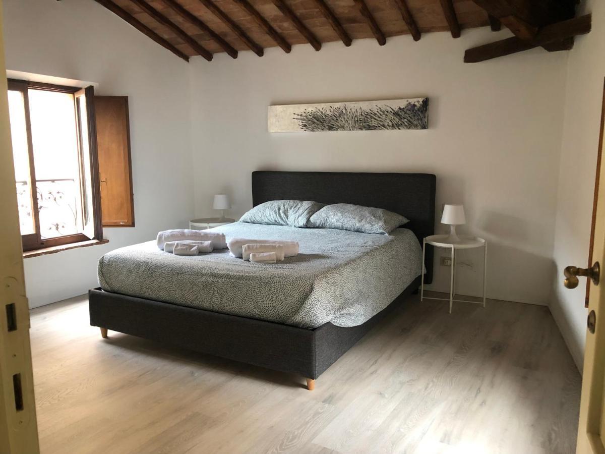 Teresa 91, appartamento incantevole con camino Siena Esterno foto
