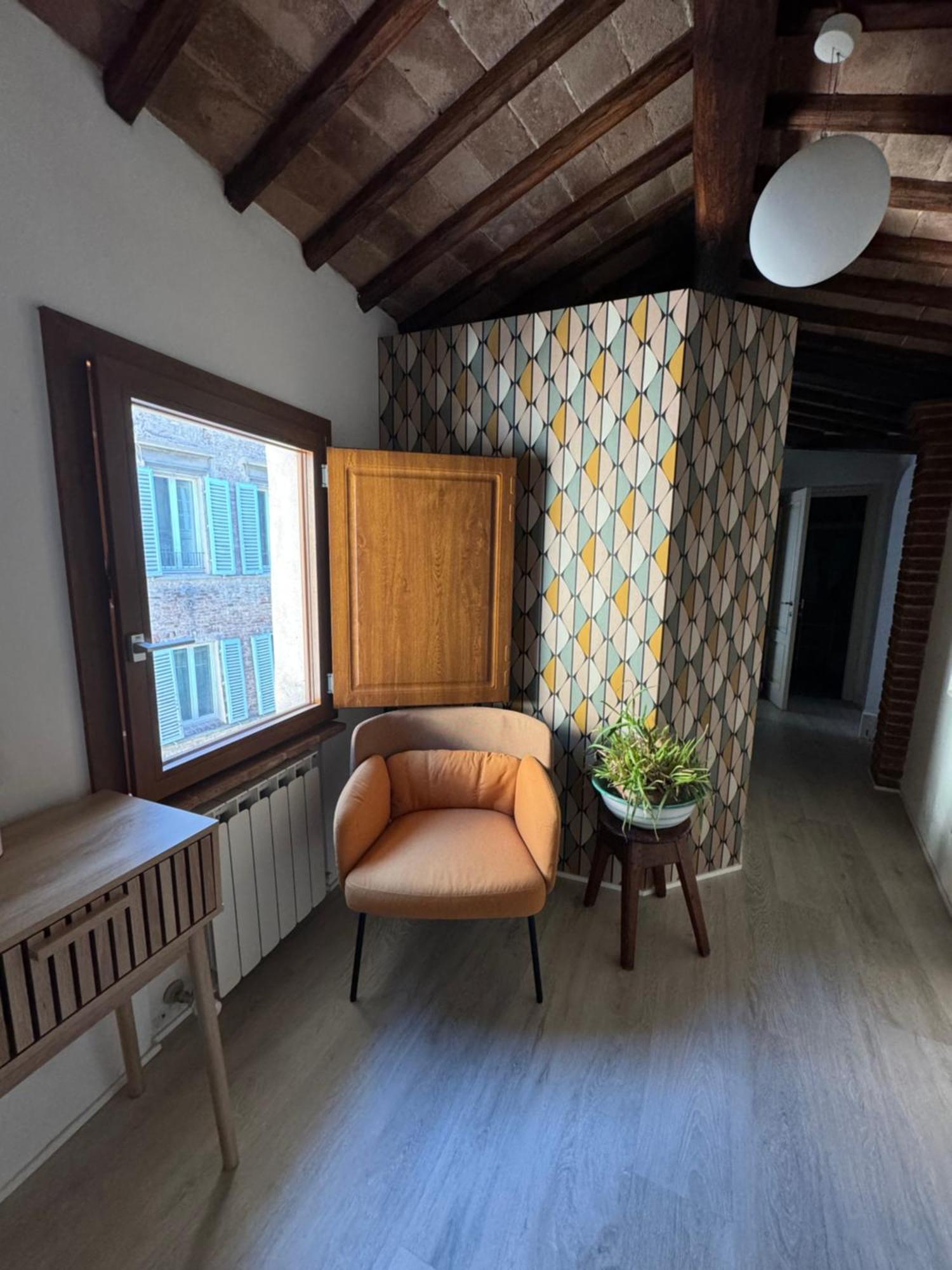 Teresa 91, appartamento incantevole con camino Siena Esterno foto