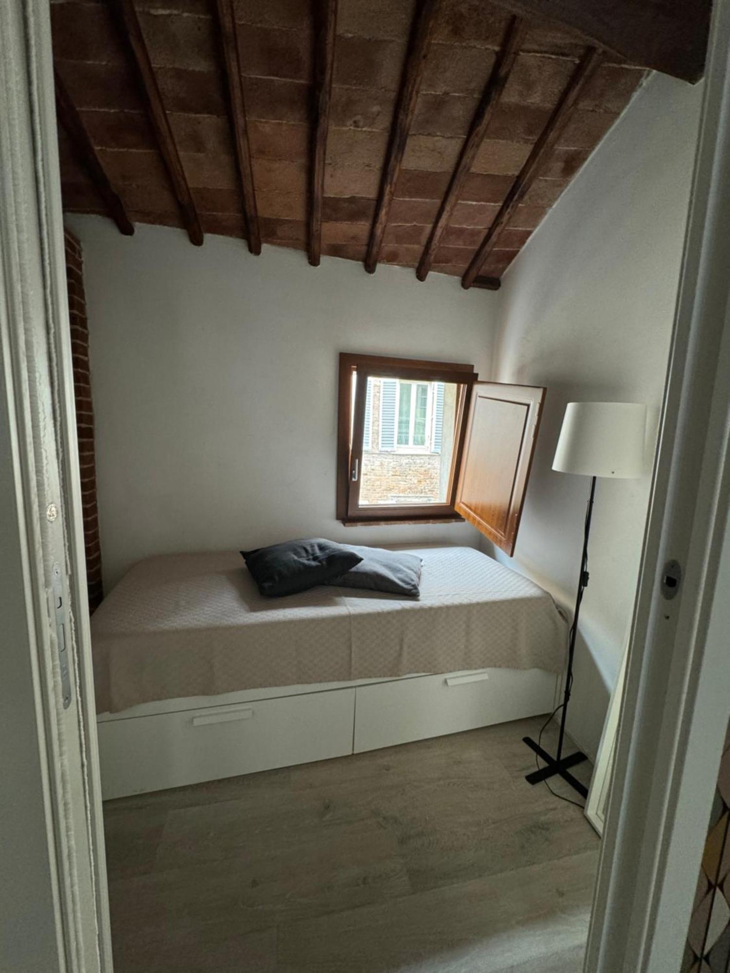 Teresa 91, appartamento incantevole con camino Siena Esterno foto